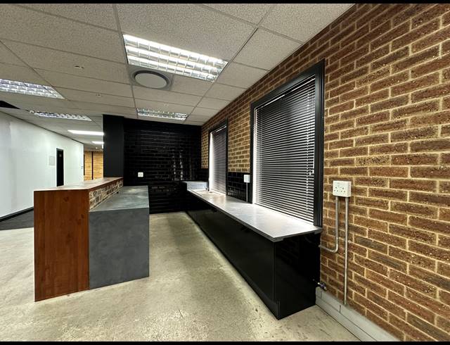 1,627M² OFFICE TO LET IN SANDTON CENTRAL
